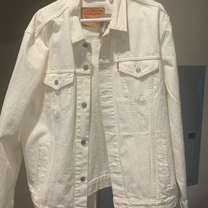 Men’s Levi’s jean jacket